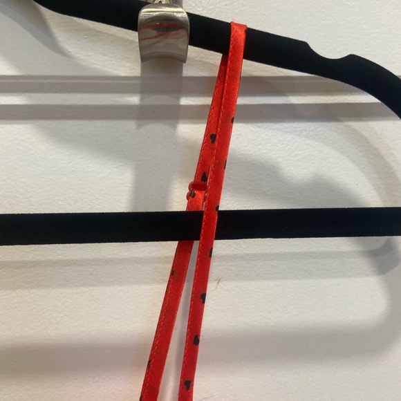 satin effect slip dress with black heart pattern - Picture 3 of 4